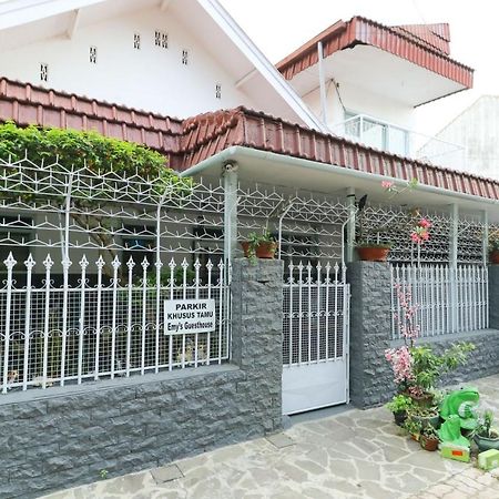 Emy'S Guesthouse Jenggrik Bagian luar foto