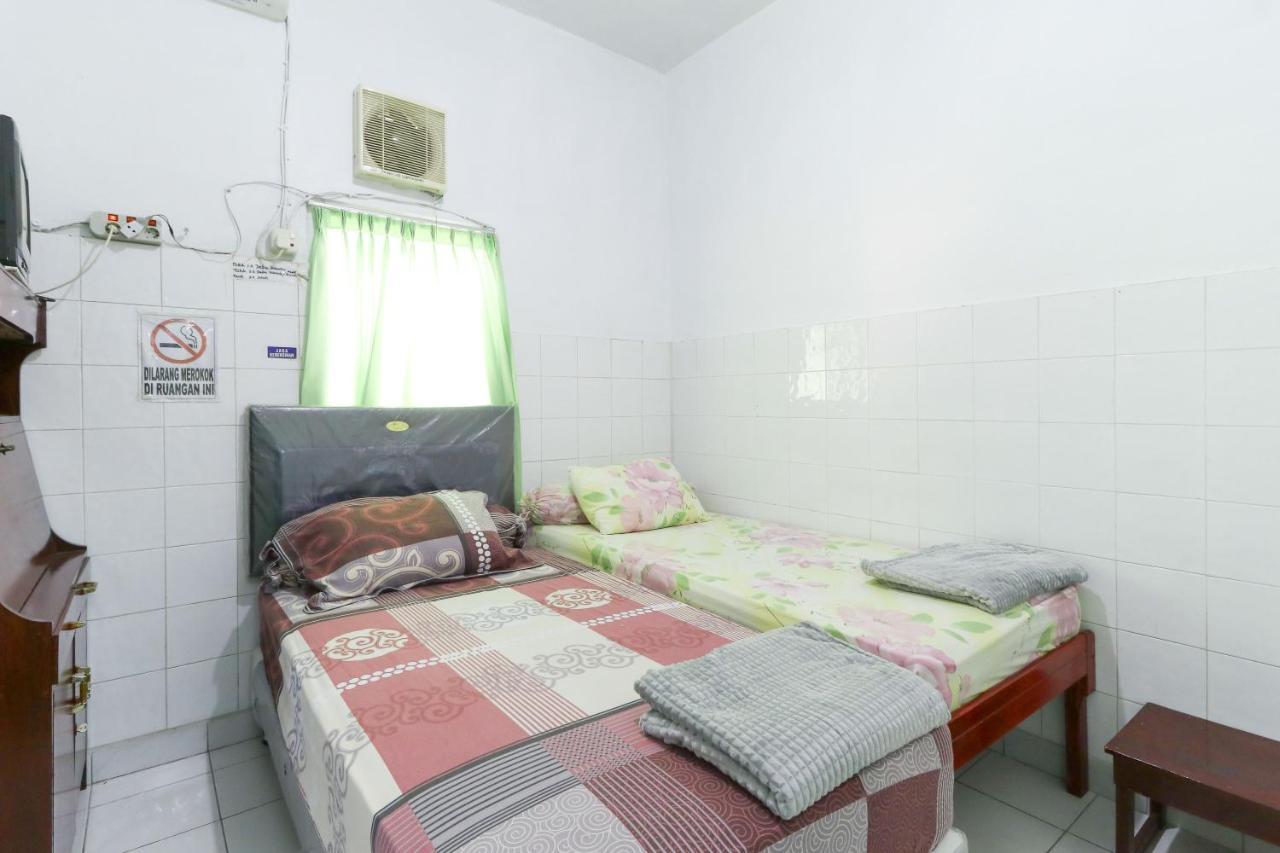 Emy'S Guesthouse Jenggrik Bagian luar foto