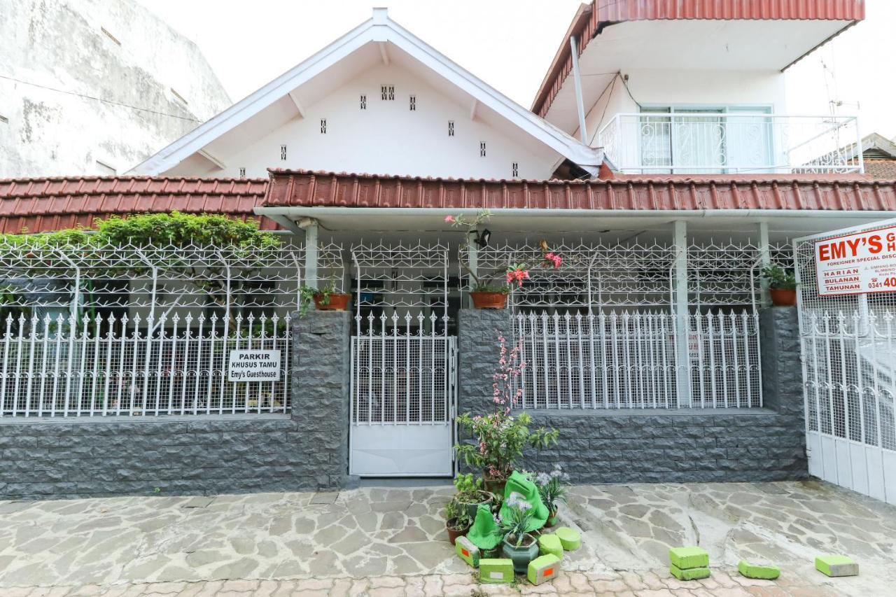 Emy'S Guesthouse Jenggrik Bagian luar foto