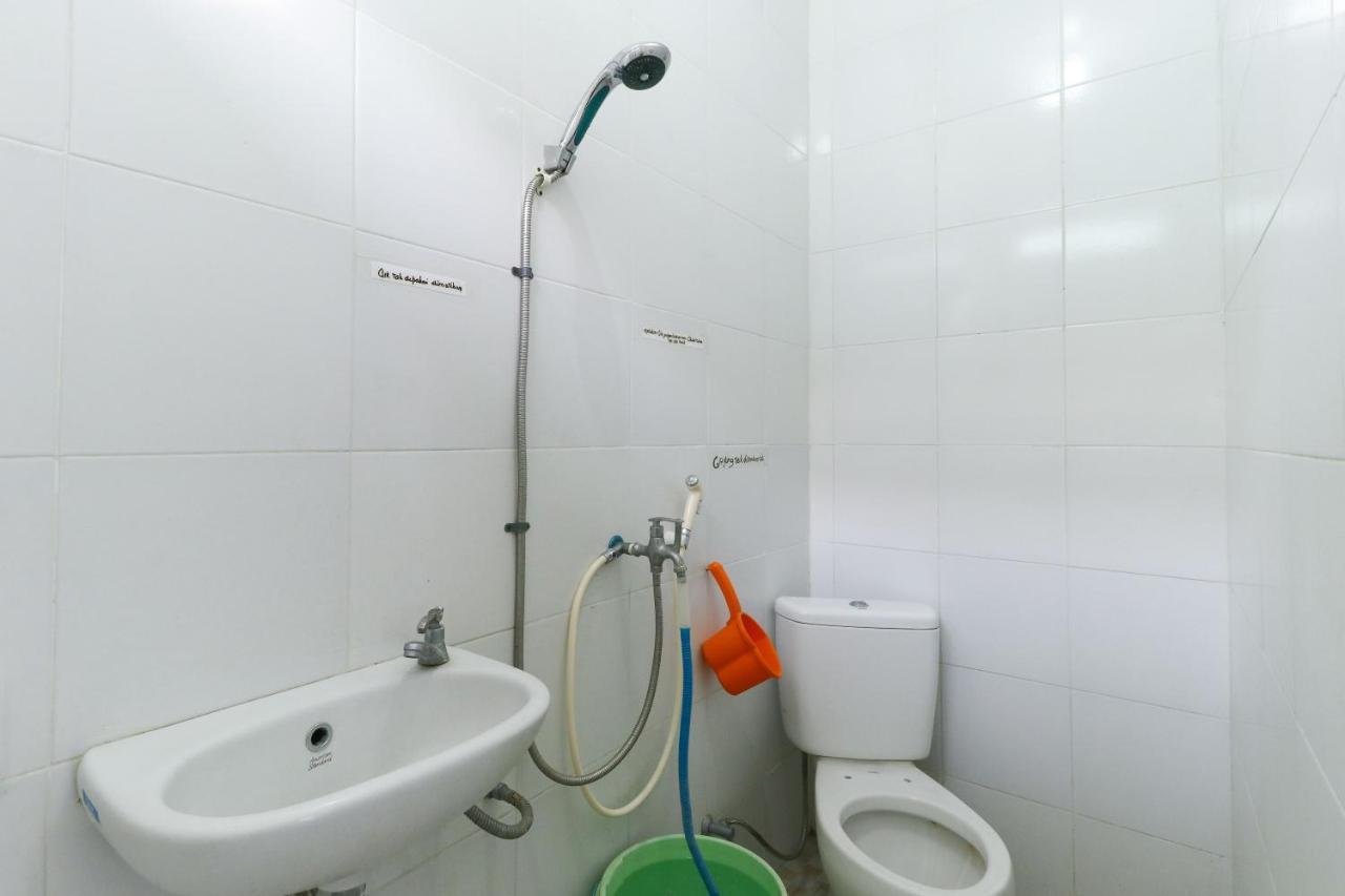 Emy'S Guesthouse Jenggrik Bagian luar foto