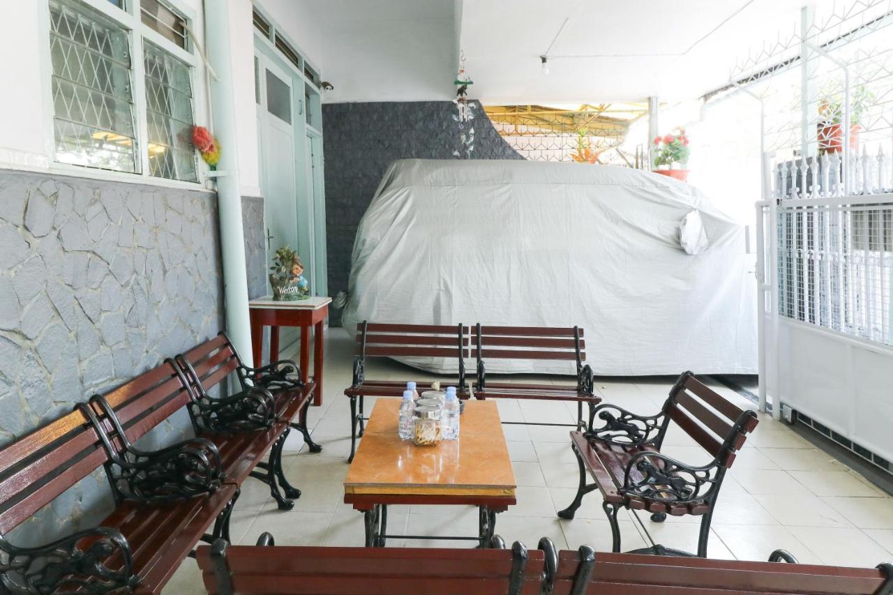 Emy'S Guesthouse Jenggrik Bagian luar foto